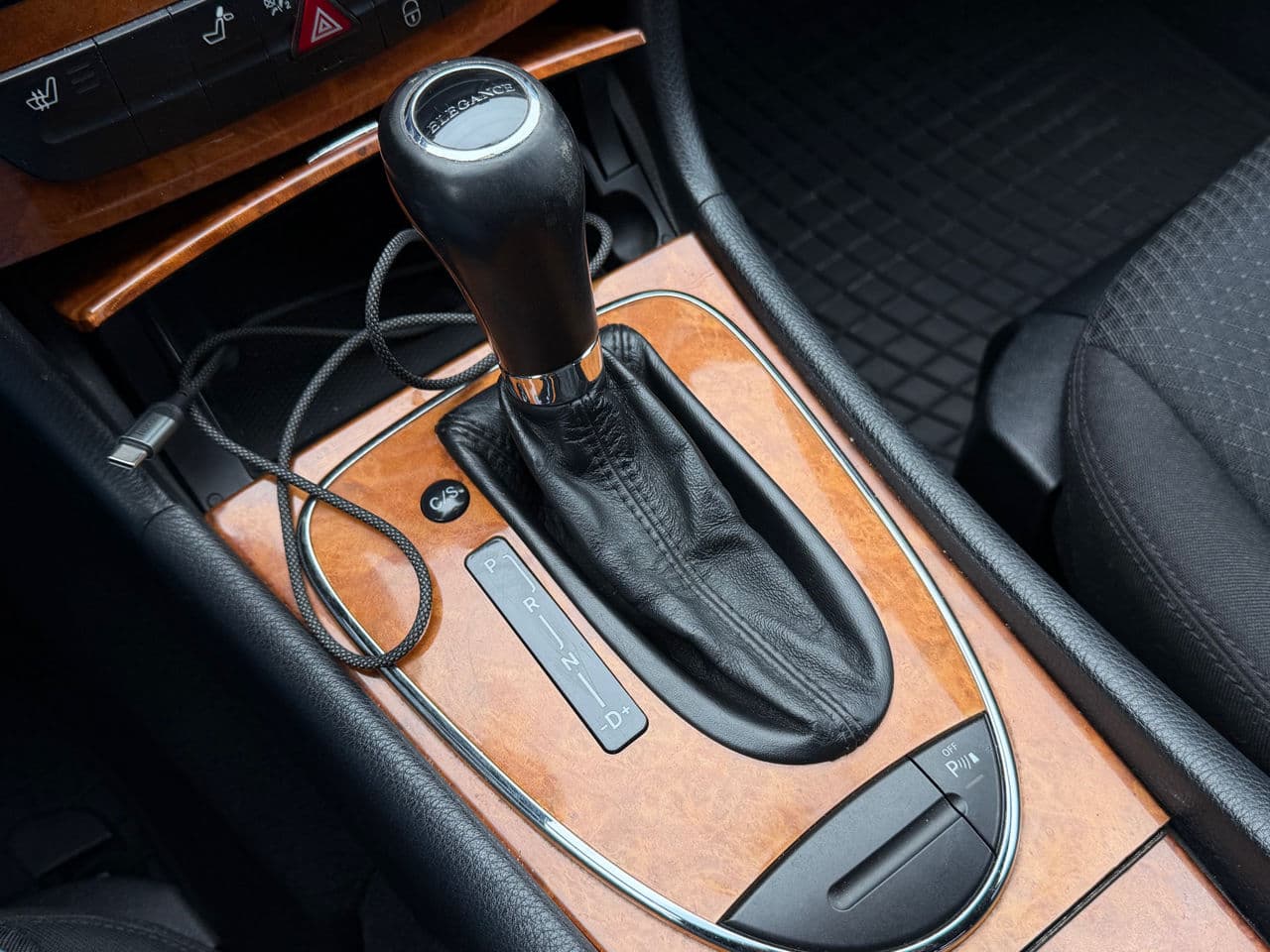 Mercedes E 220 2007 — Миниатюра 15