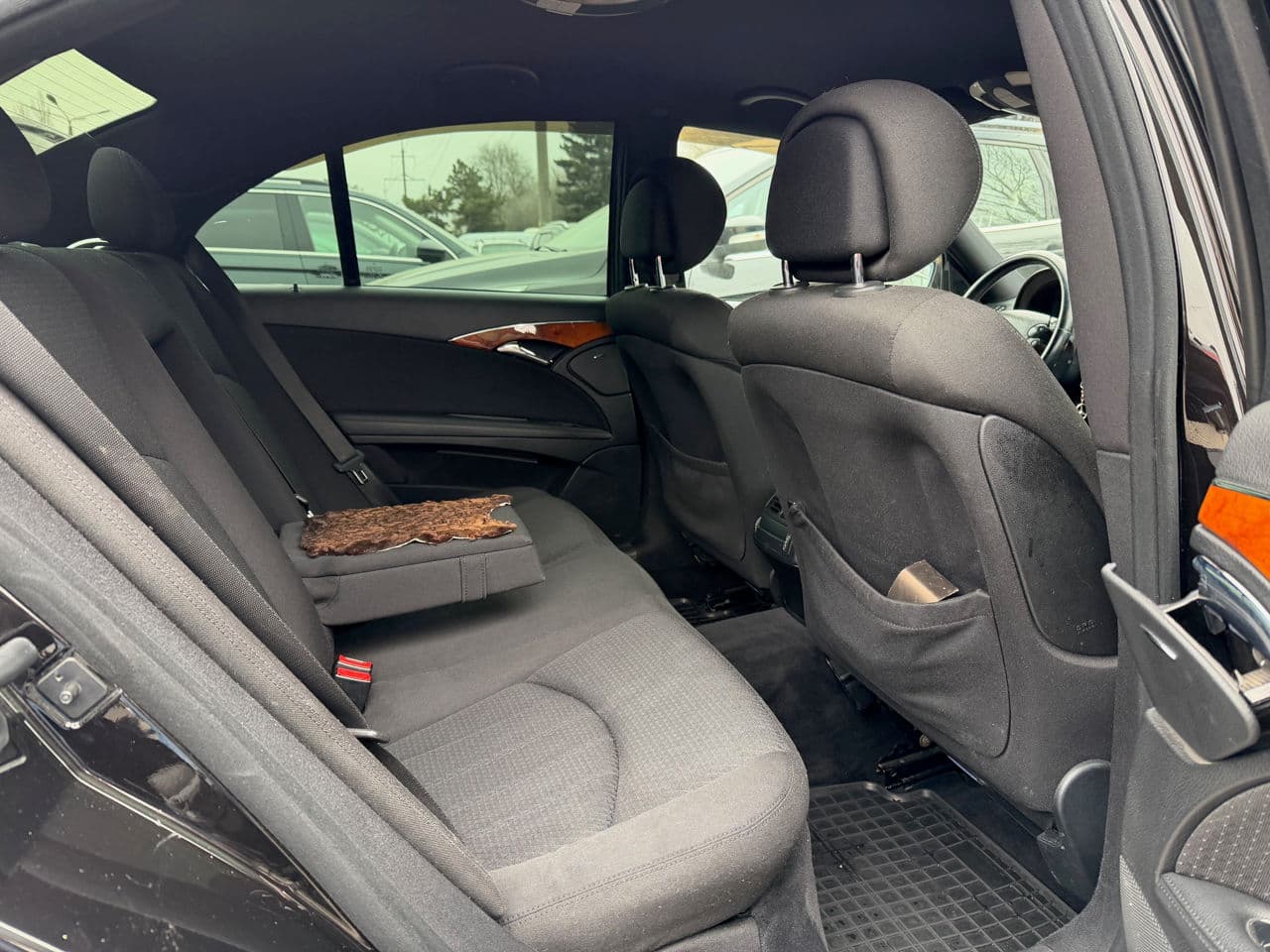 Mercedes E 220 2007 — Миниатюра 17