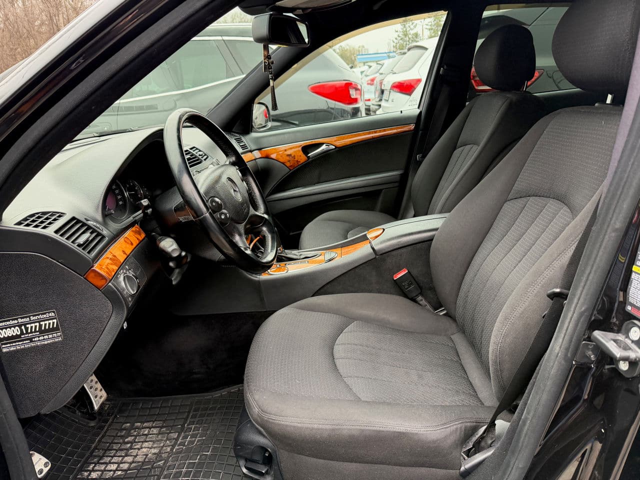 Mercedes E 220 2007 — Миниатюра 5