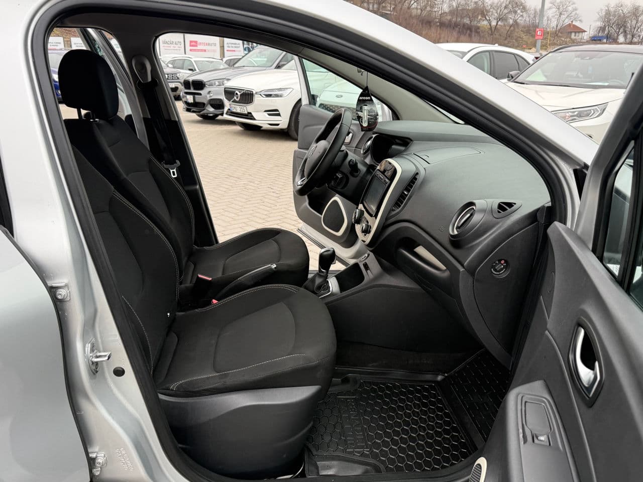Renault Captur 2018 — Миниатюра 14