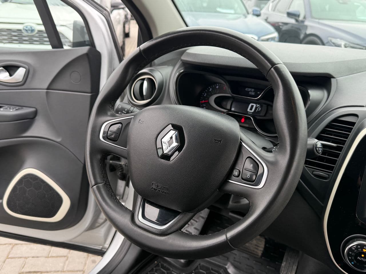 Renault Captur 2018 — Миниатюра 7