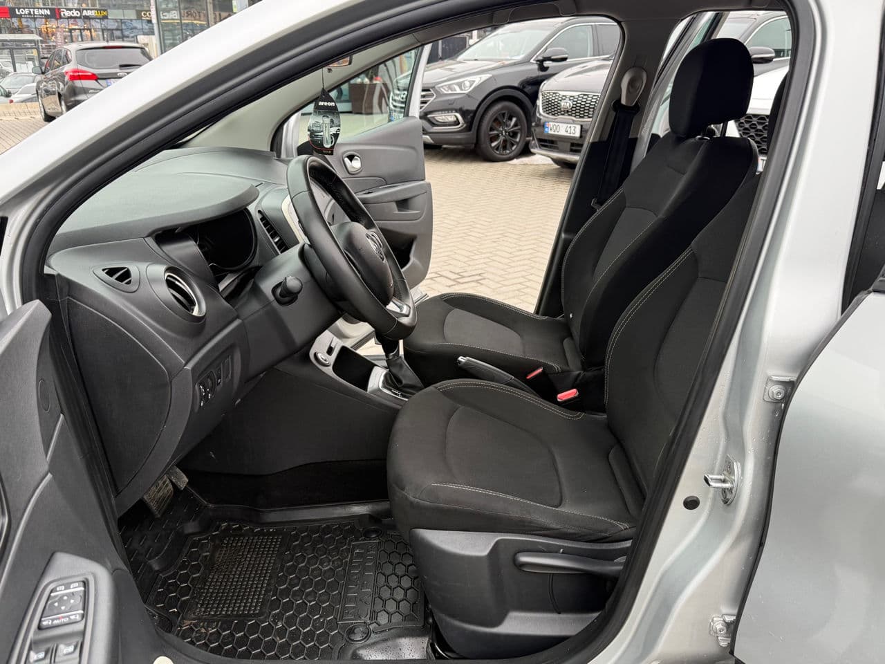 Renault Captur 2018 — Миниатюра 5