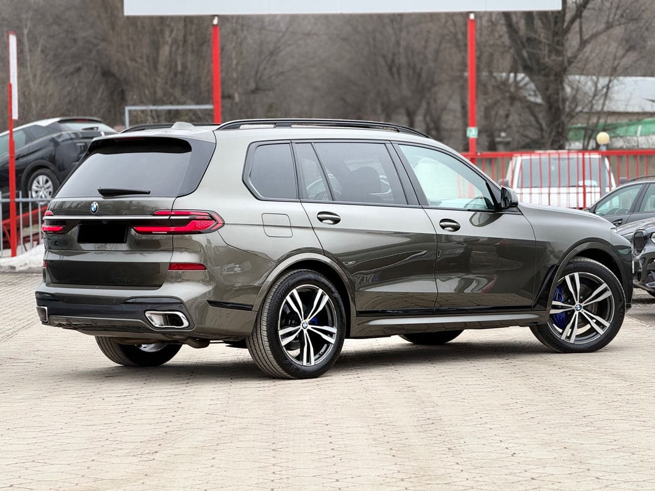2023 BMW X7 4.0i — Miniatură 2