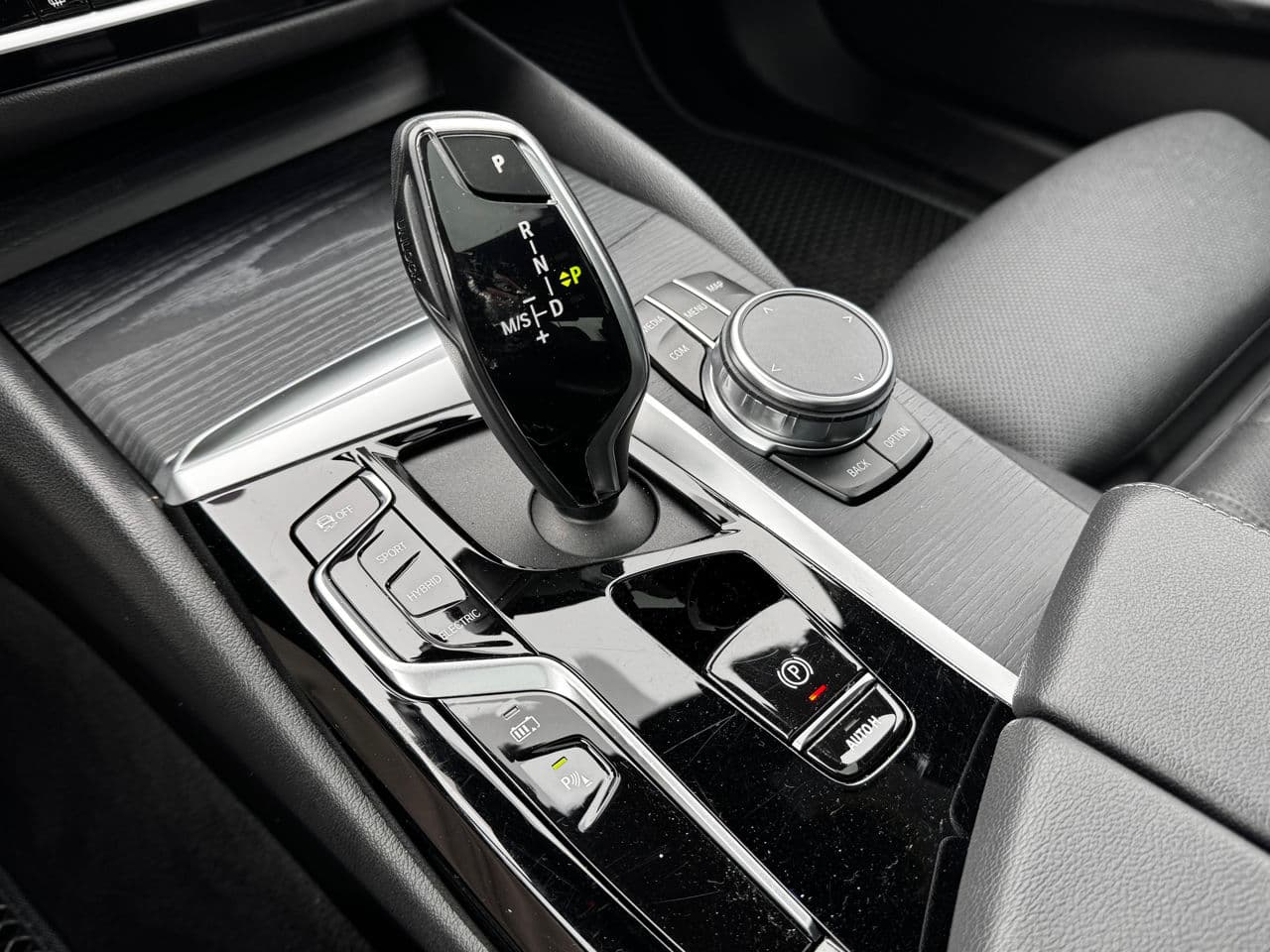 BMW 530e 2023 — Миниатюра 12