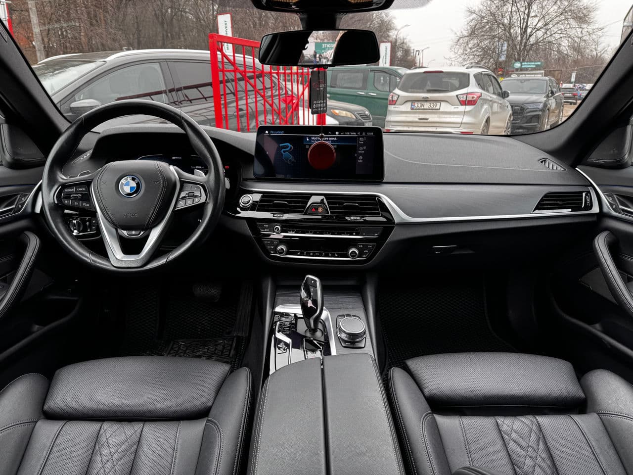 BMW 530e 2023 — Миниатюра 7