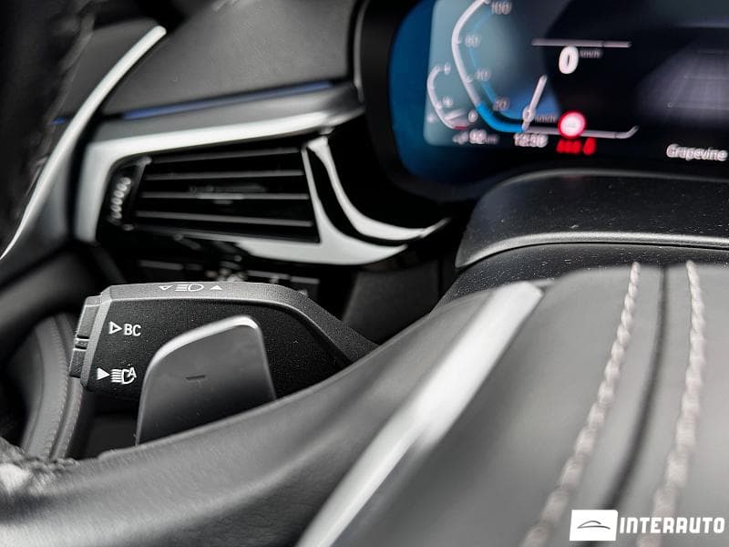 BMW 530e 2023 — Миниатюра 16