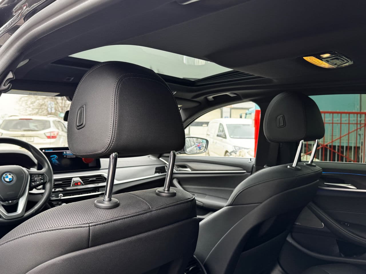 BMW 530e 2023 — Миниатюра 18