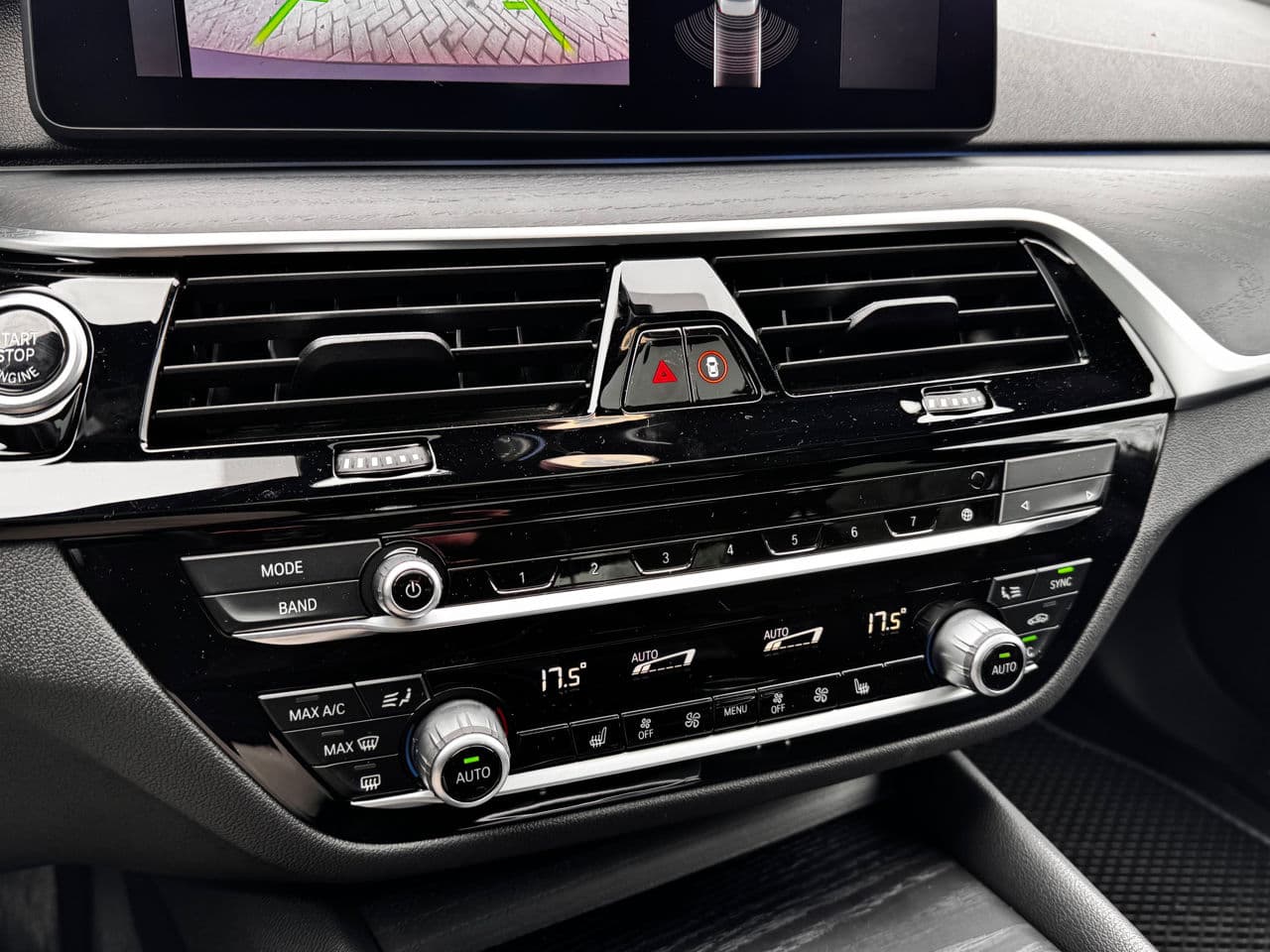 BMW 530e 2023 — Миниатюра 11