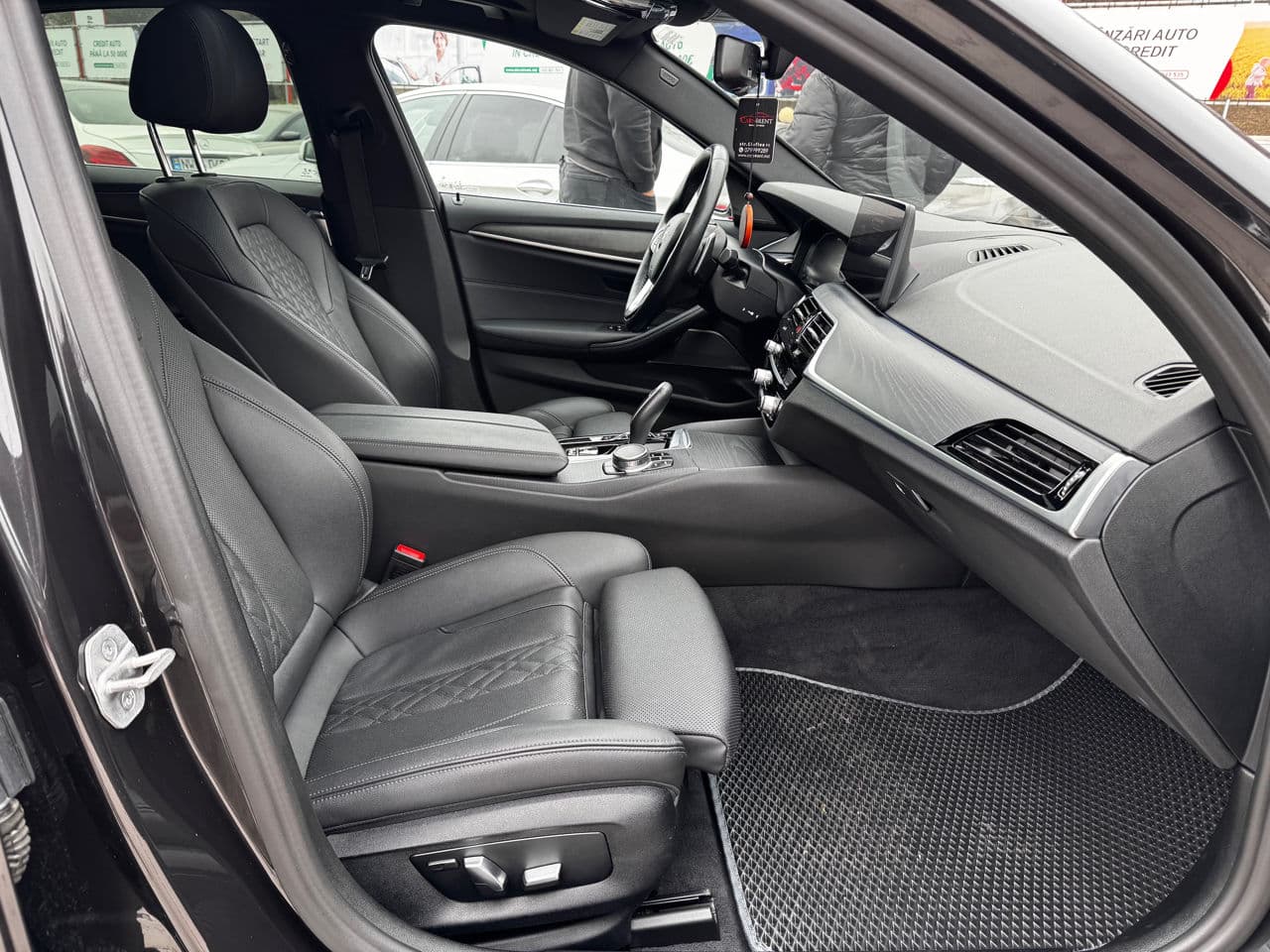 BMW 530e 2023 — Миниатюра 5