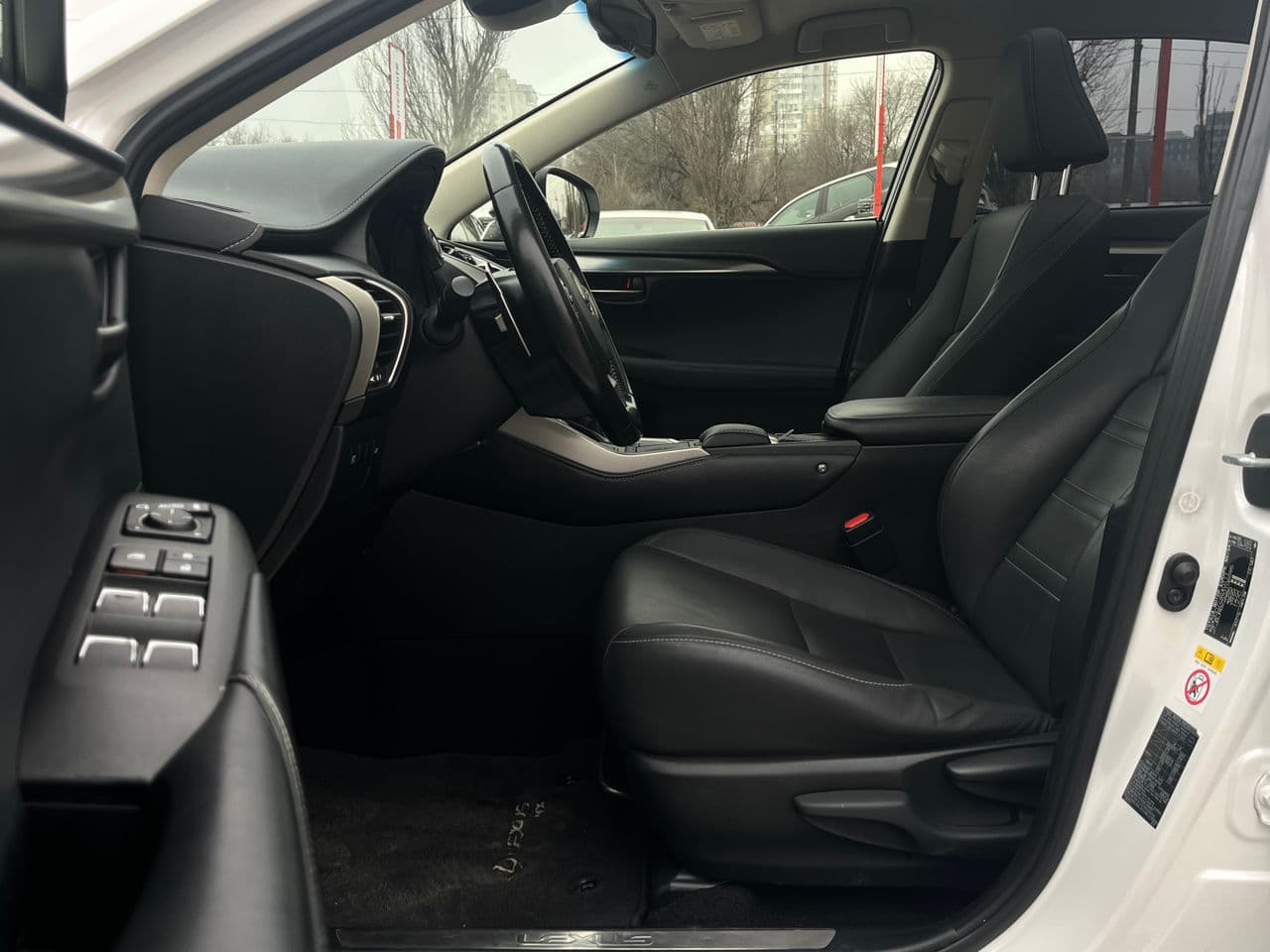 Lexus NX 300H 2018 — Миниатюра 6