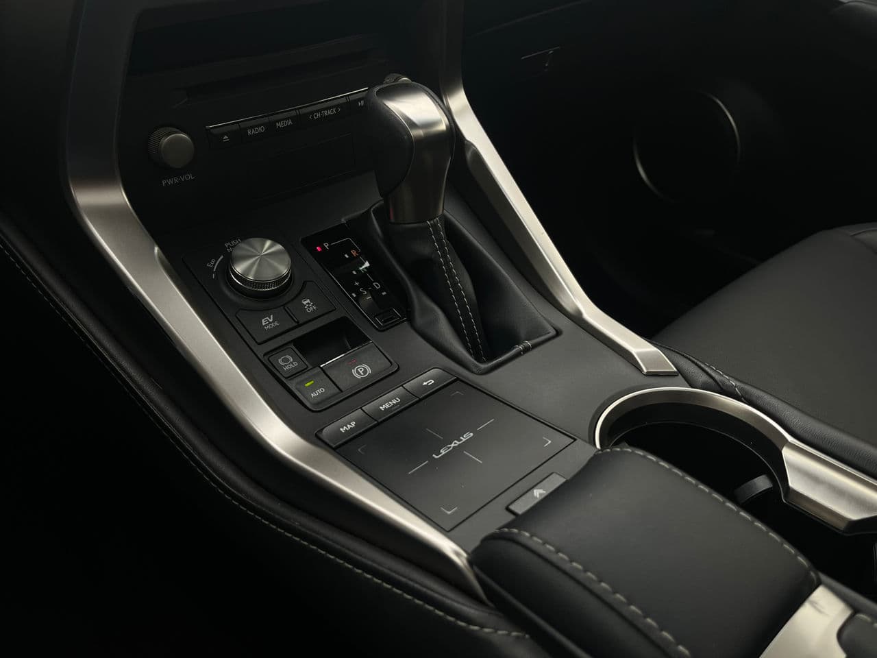 Lexus NX 300H 2018 — Миниатюра 16