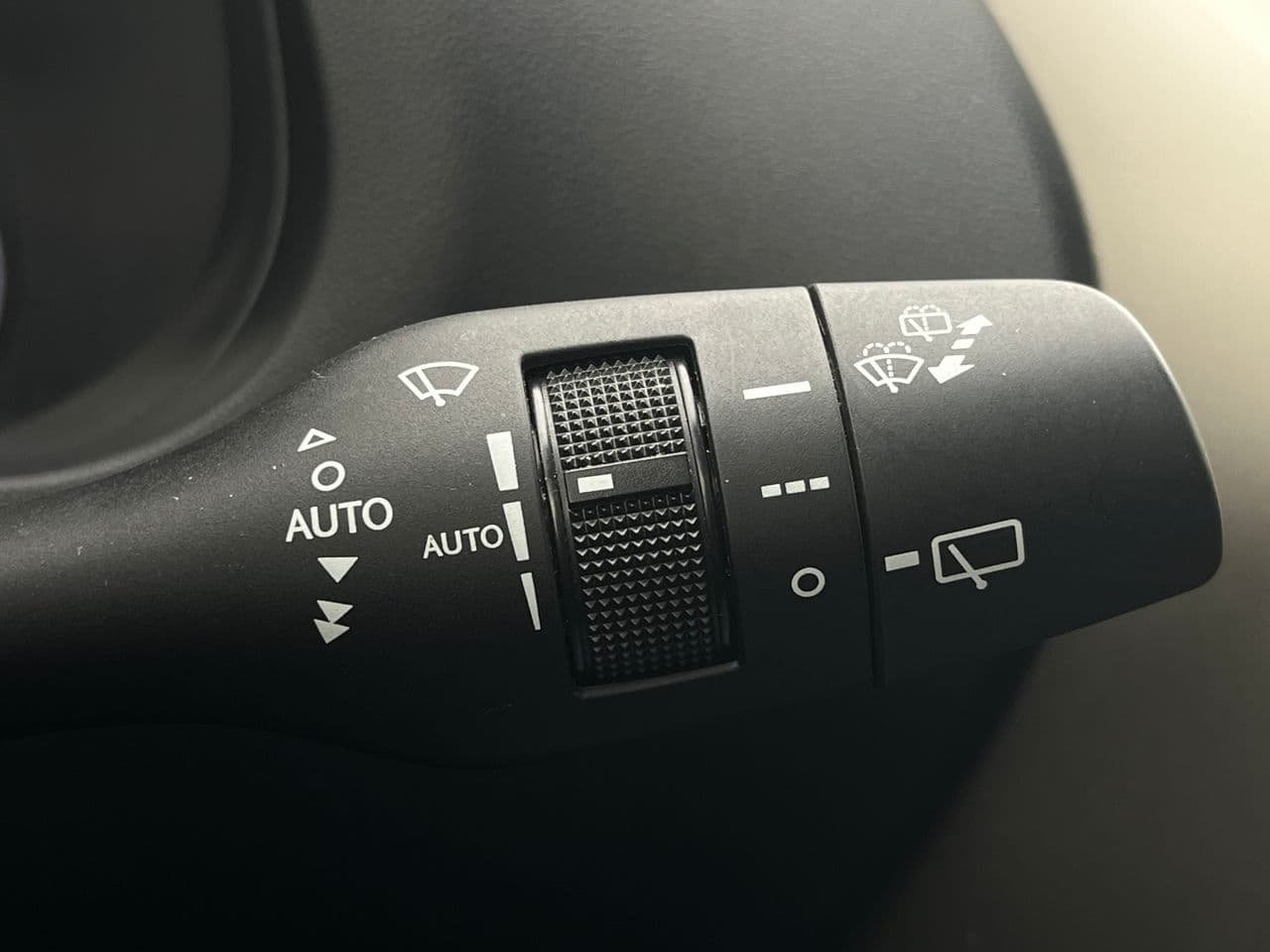 Lexus NX 300H 2018 — Миниатюра 12