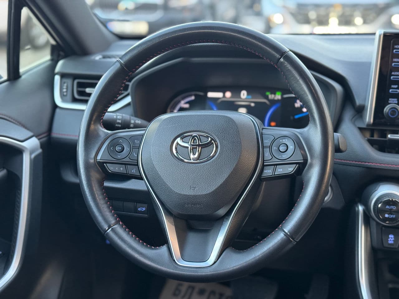 Toyota Rav-4 2022 — Миниатюра 9