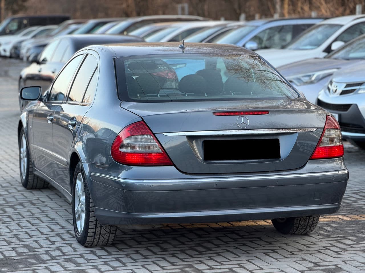 2008 Mercedes E 200 — Miniatură 2