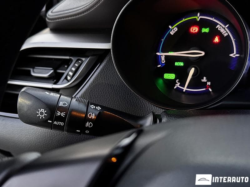 Toyota C-HR 2018 — Миниатюра 17