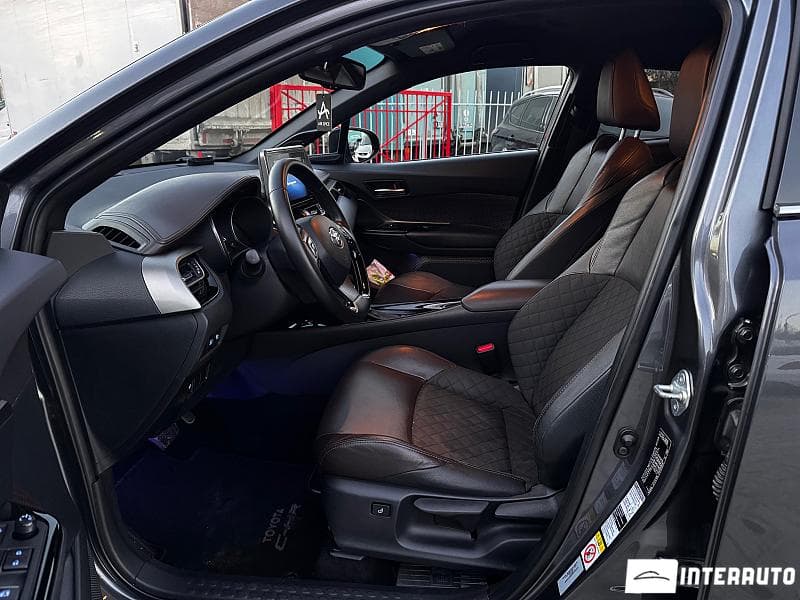 Toyota C-HR 2018 — Миниатюра 5