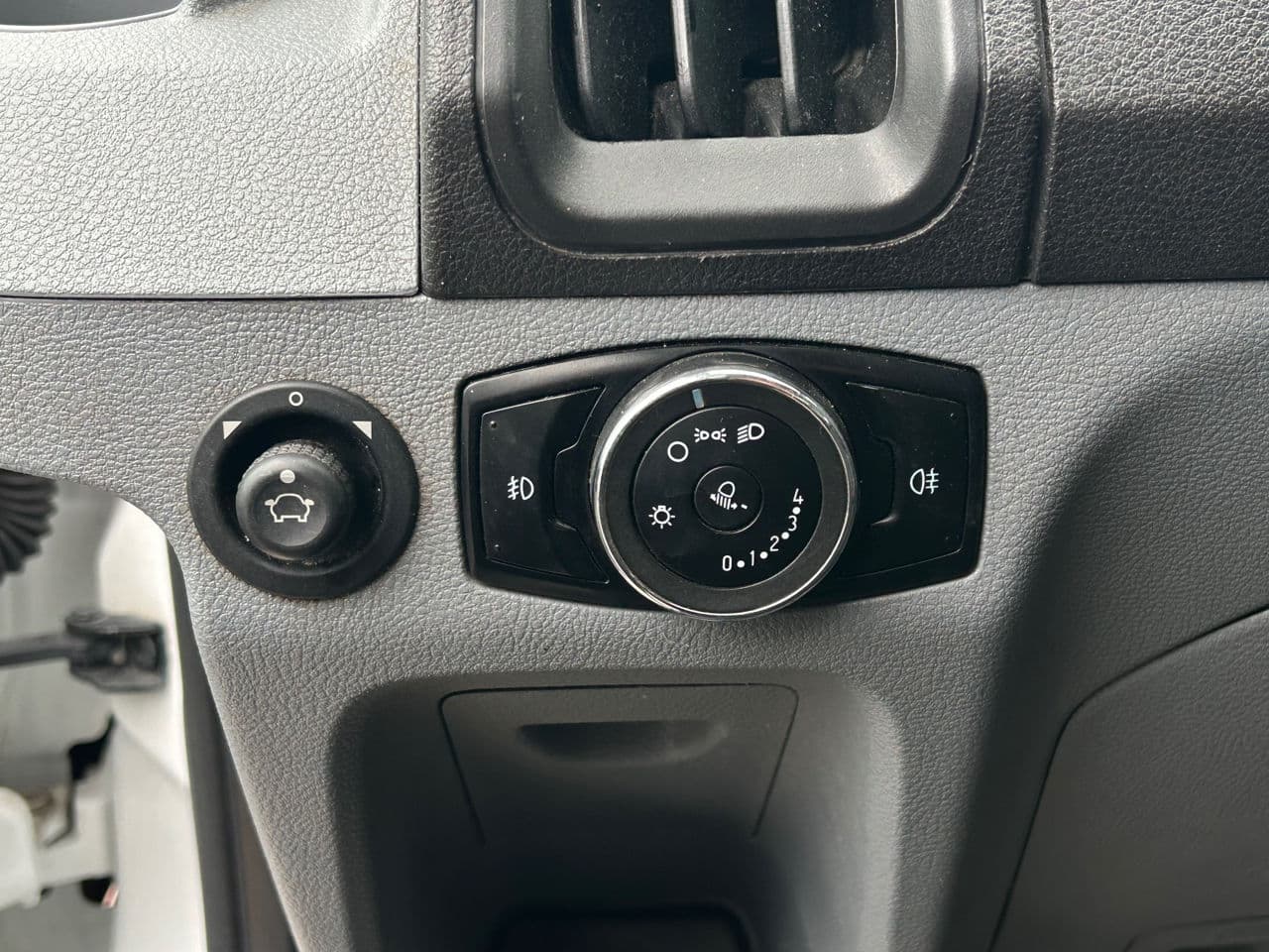 Ford Transit 2015 — Миниатюра 7