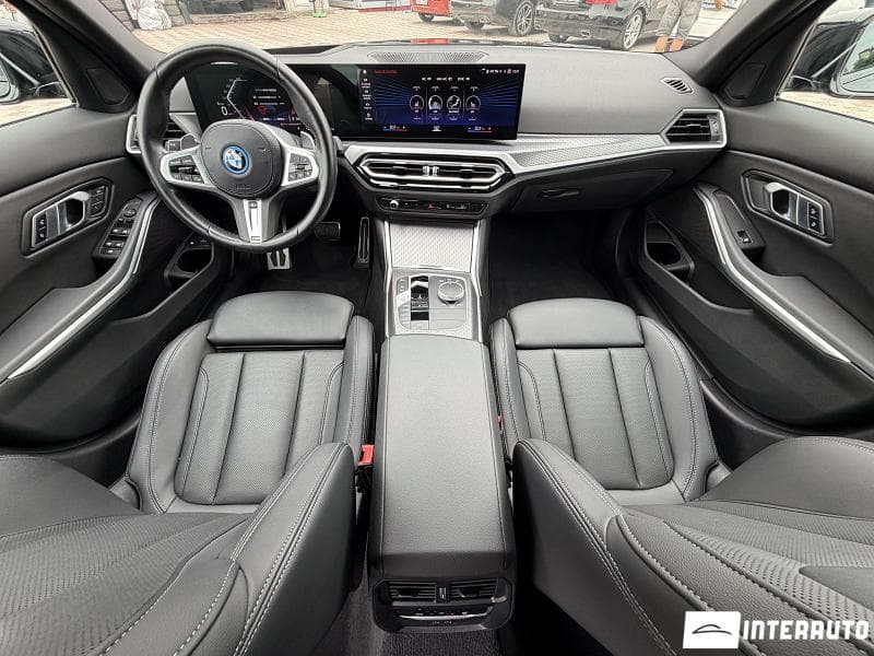 2023 BMW 330E — Miniatură 11