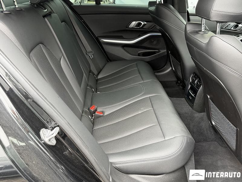 2023 BMW 330E — Miniatură 20