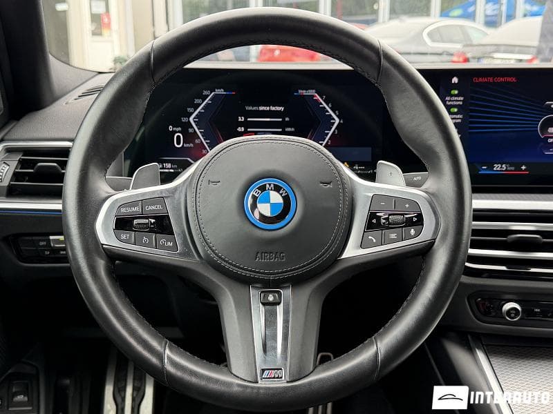 2023 BMW 330E — Miniatură 13