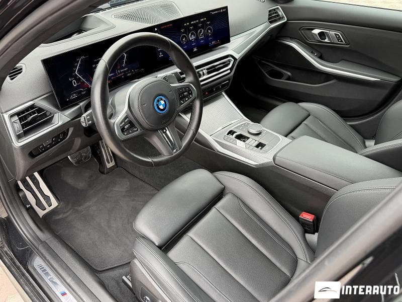 2023 BMW 330E — Miniatură 9