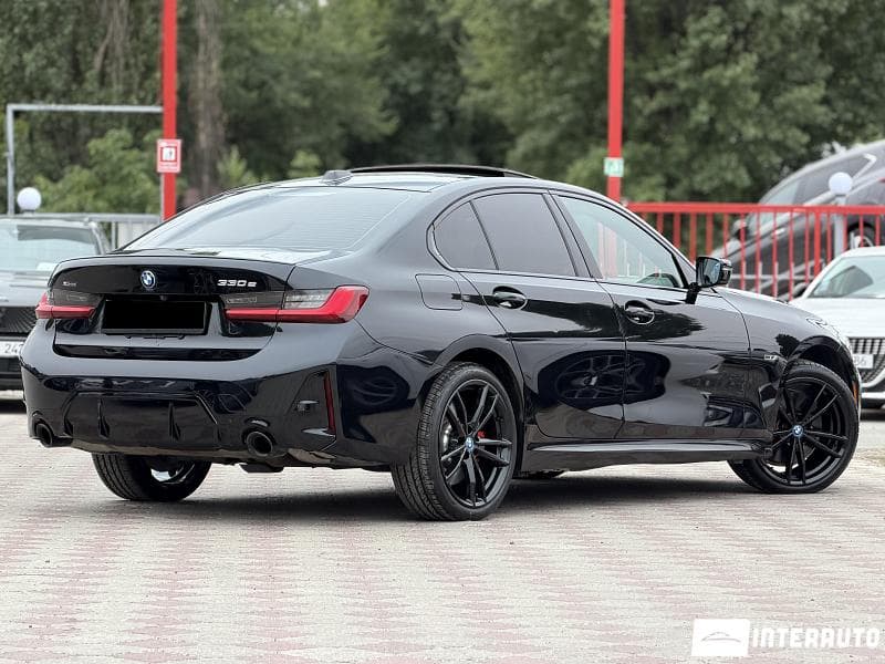 2023 BMW 330E — Miniatură 2