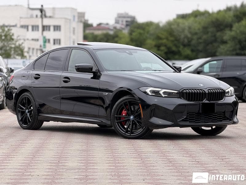 2023 BMW 330E — Miniatură 4