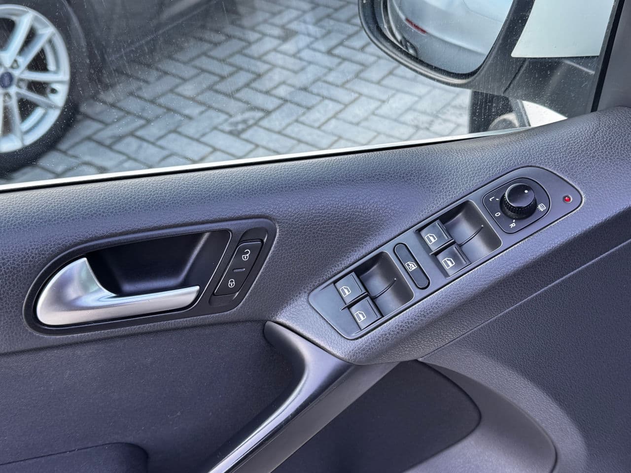 Volkswagen Tiguan 2009 — Миниатюра 14