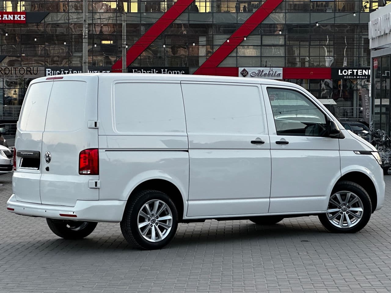 Volkswagen Transporter 2020 — Миниатюра 3