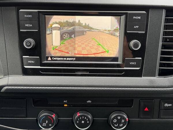 2020 Volkswagen Transporter — Miniatură 10