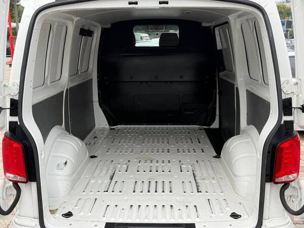 2020 Volkswagen Transporter — Miniatură 14