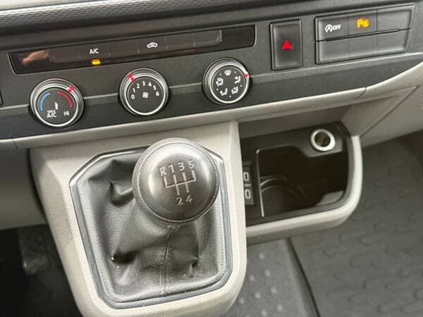 2020 Volkswagen Transporter — Miniatură 11
