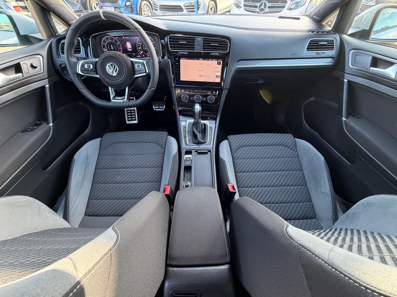 Volkswagen Golf 2018 — Миниатюра 10