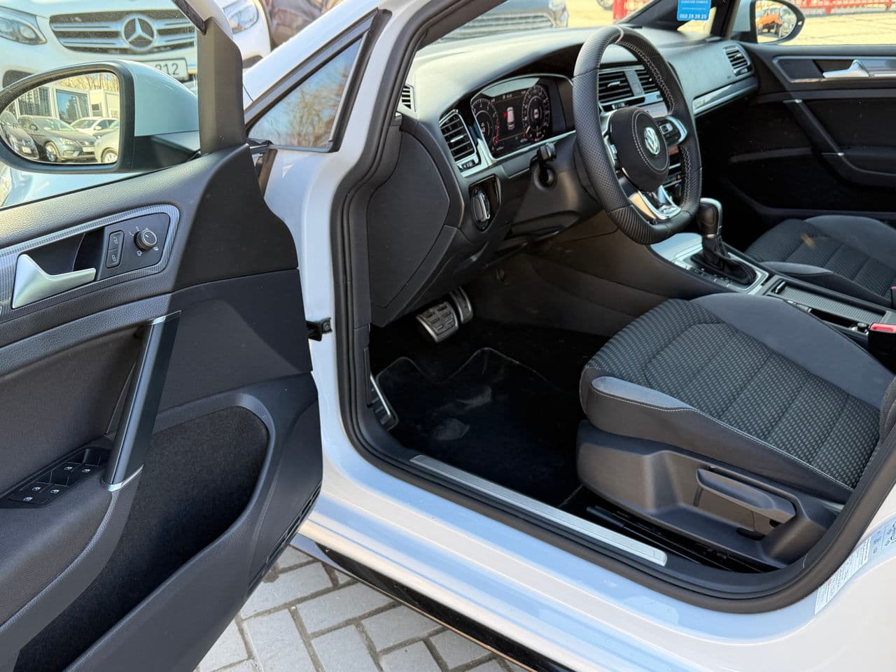 Volkswagen Golf 2018 — Миниатюра 7