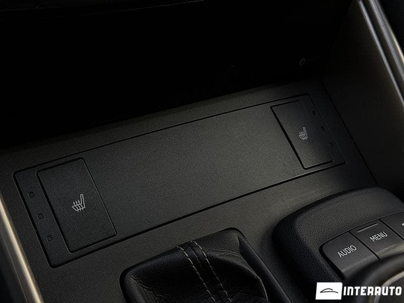 2018 Lexus IS 300h — Miniatură 15