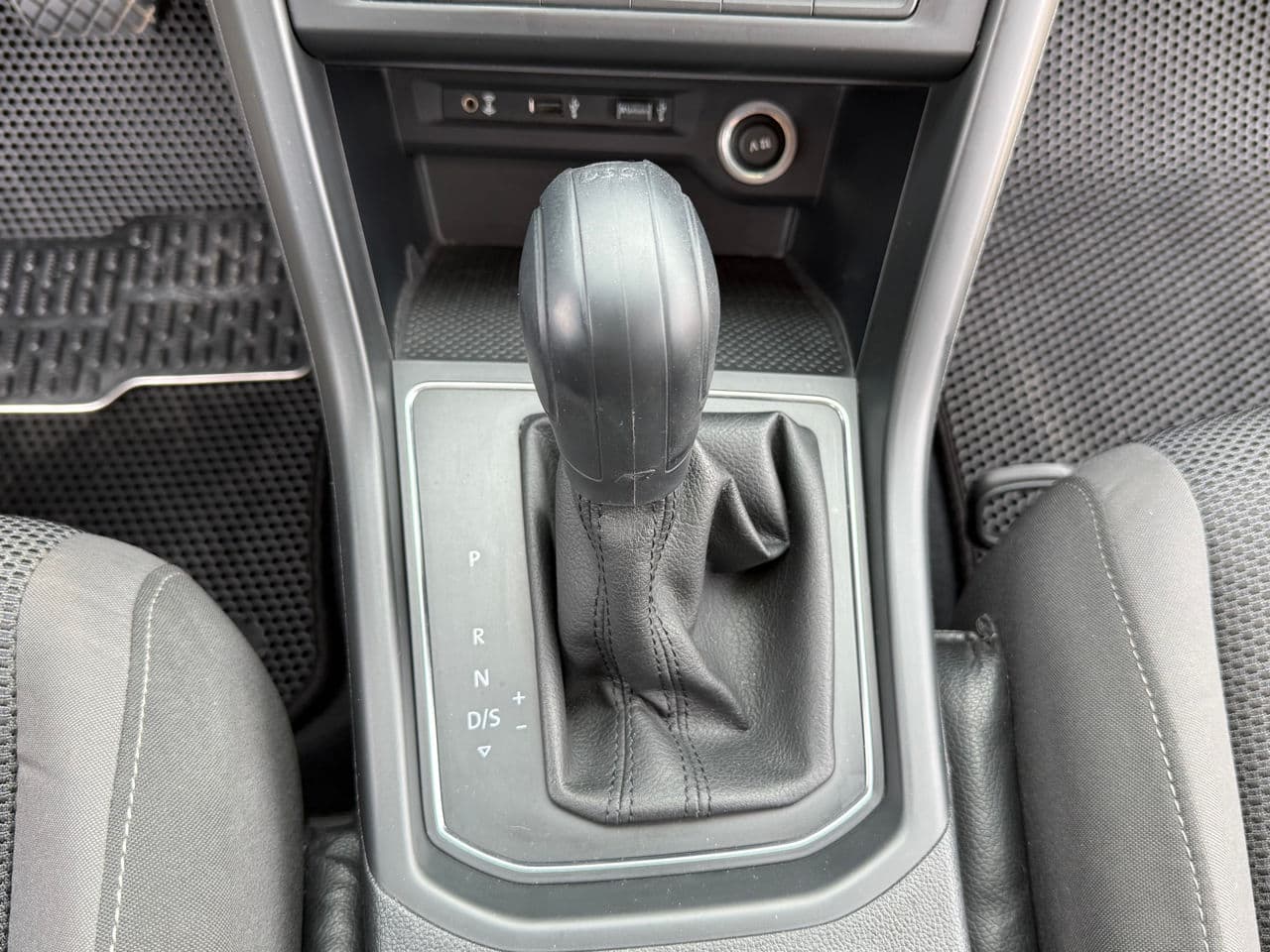 Volkswagen Touran 2017 — Миниатюра 12