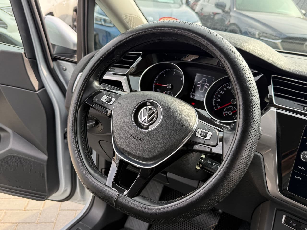 Volkswagen Touran 2017 — Миниатюра 7