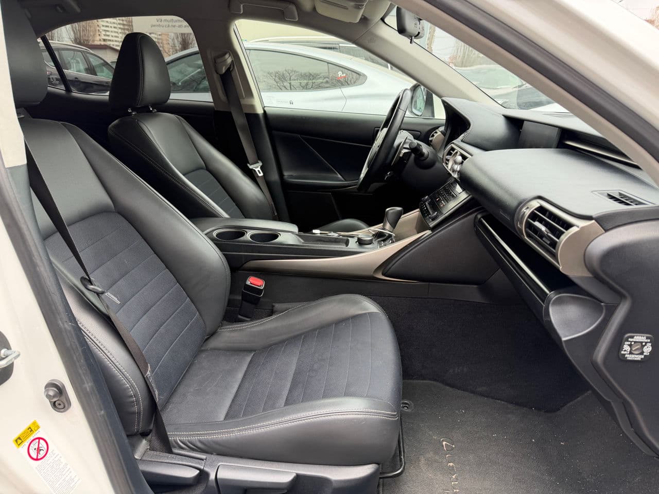 Lexus IS 300h 2014 — Миниатюра 14