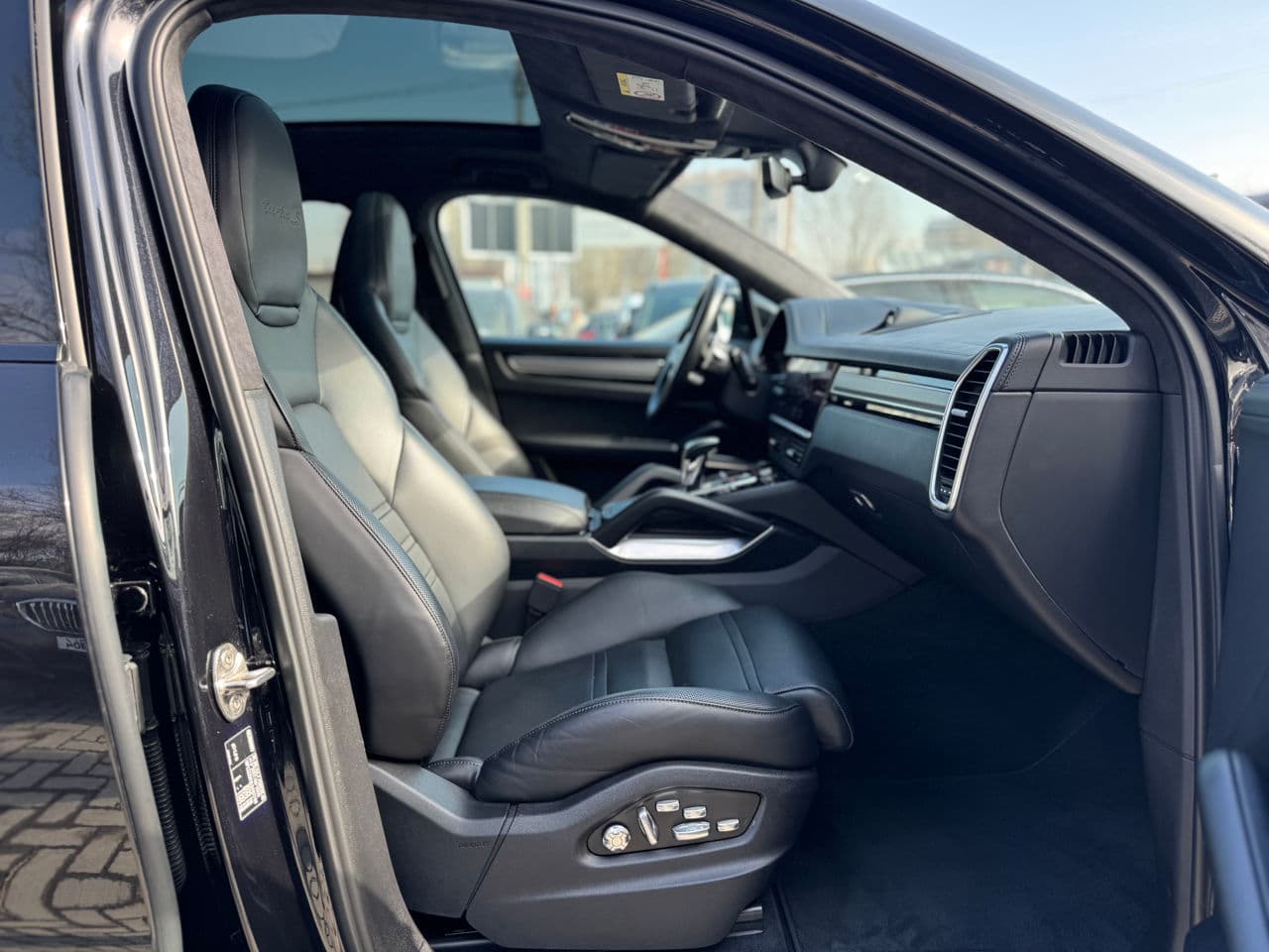 2020 Porsche Cayenne Turbo S-E Hybrid Coupe — Miniatură 20