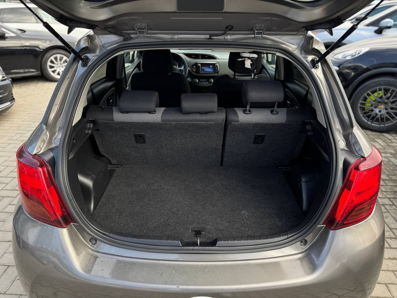Toyota Yaris 2016 — Миниатюра 18