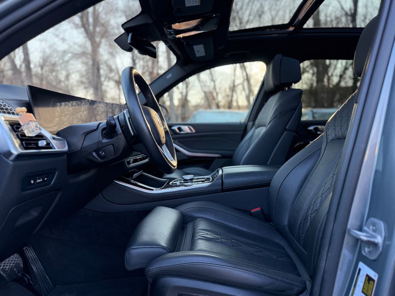 BMW X5 5.0e 2024 — Миниатюра 9
