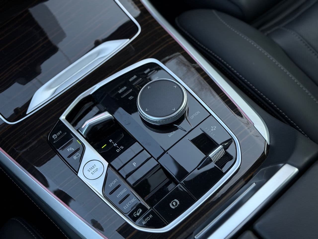BMW X5 5.0e 2024 — Миниатюра 15