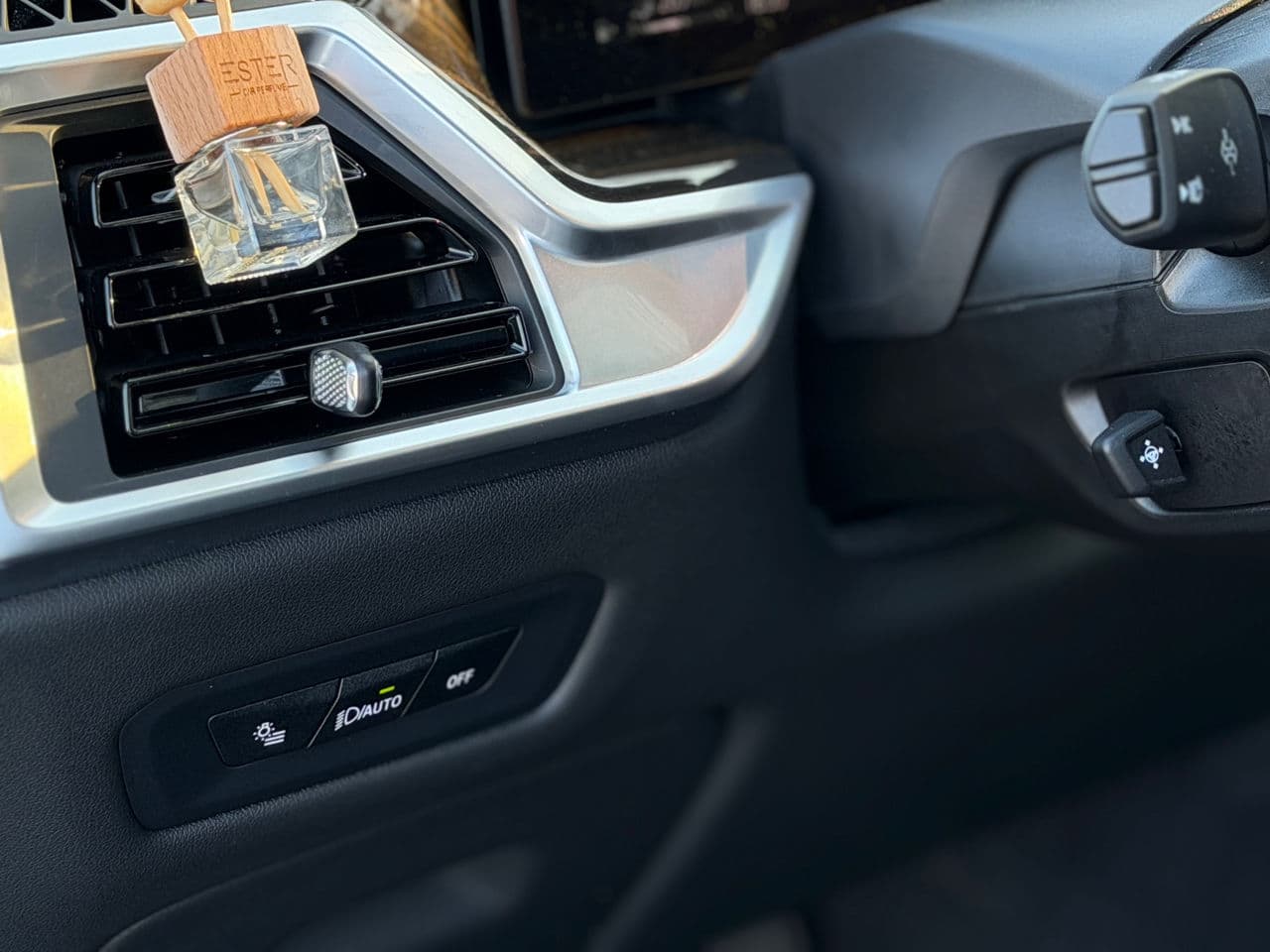 BMW X5 5.0e 2024 — Миниатюра 8