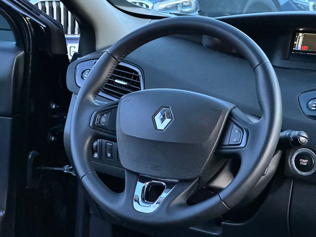 Renault Grand Scenic 2015 — Миниатюра 7