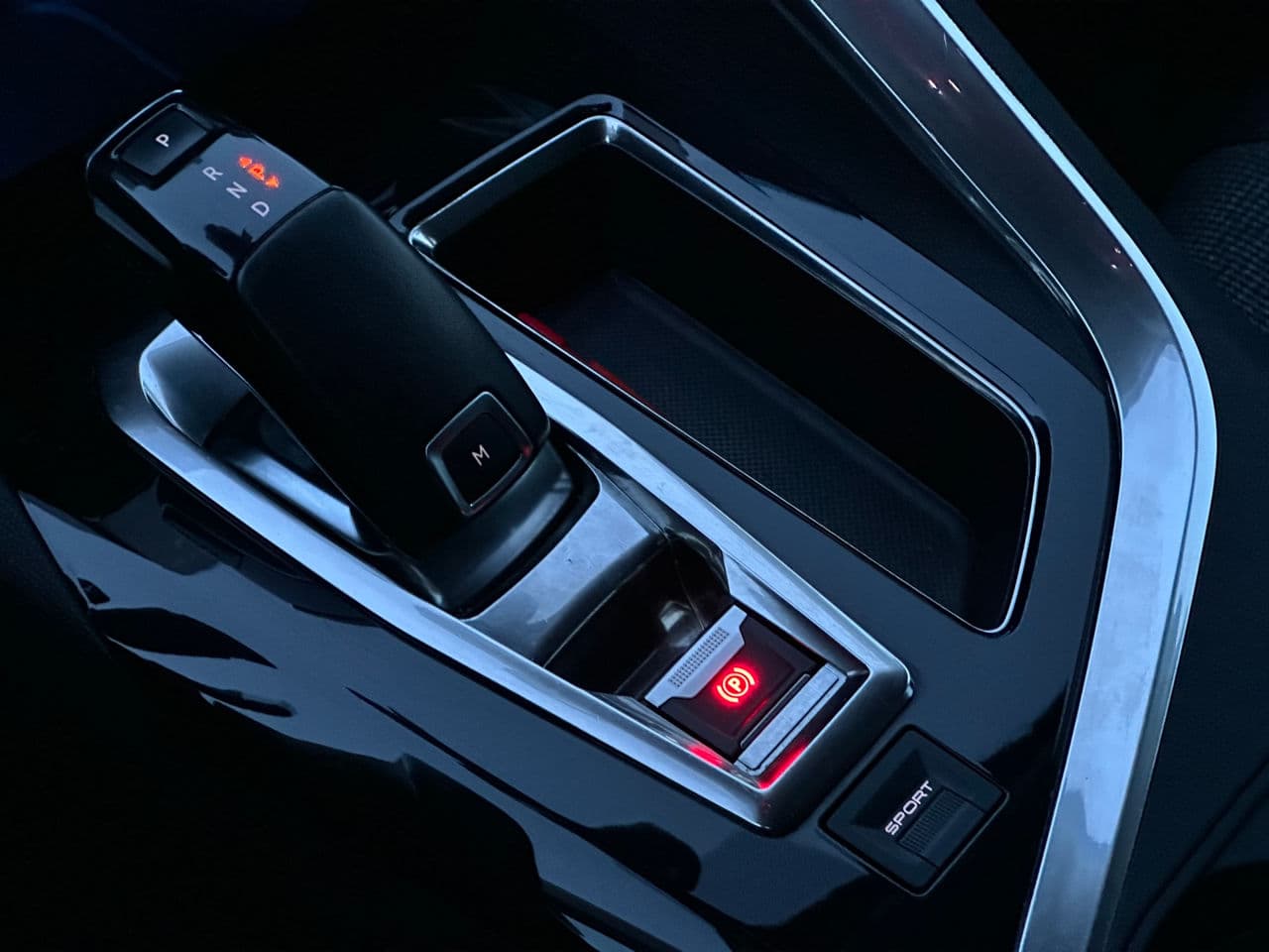 Peugeot 3008 2020 — Миниатюра 11