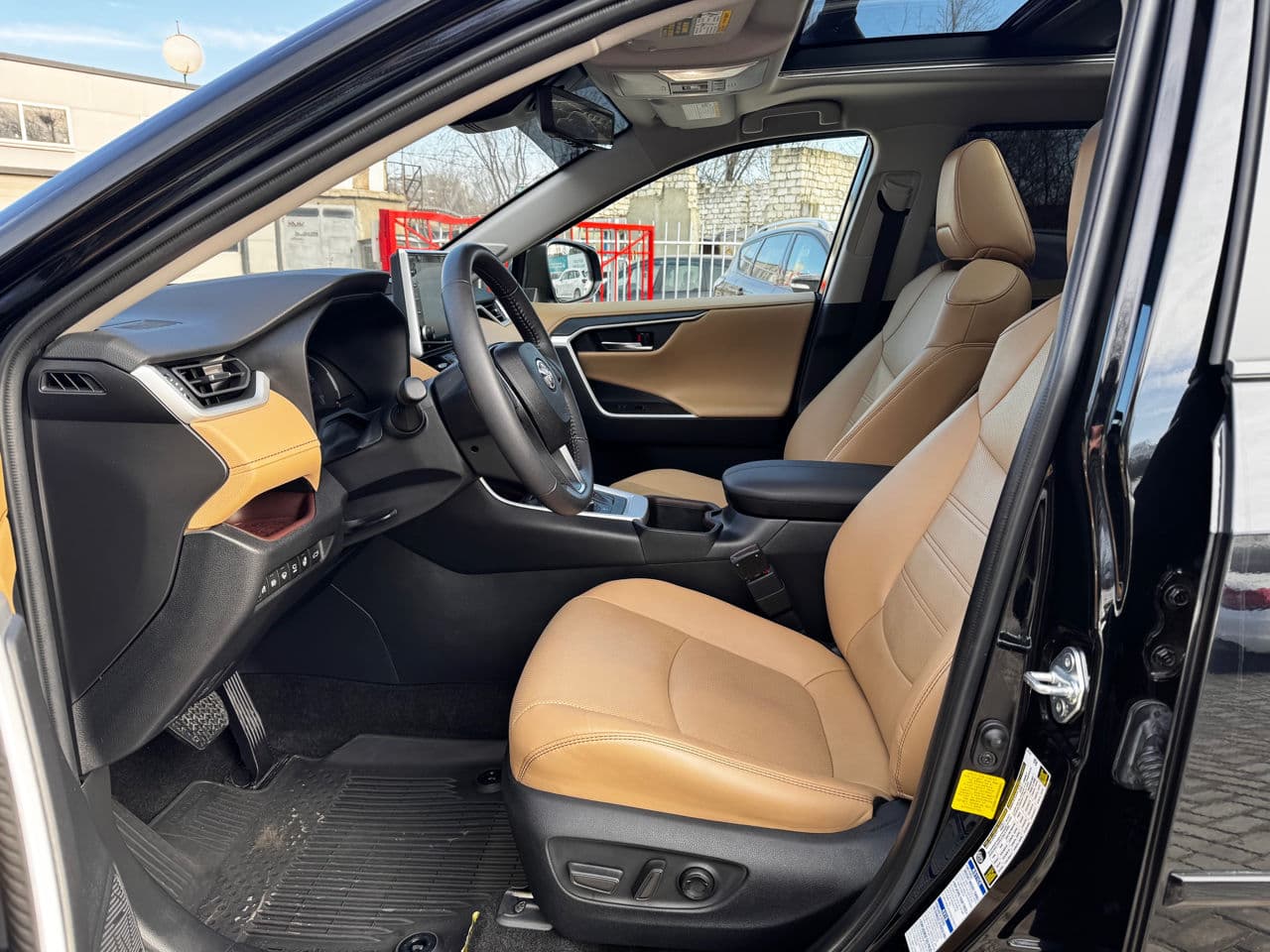 Toyota Rav-4 2022 — Миниатюра 5
