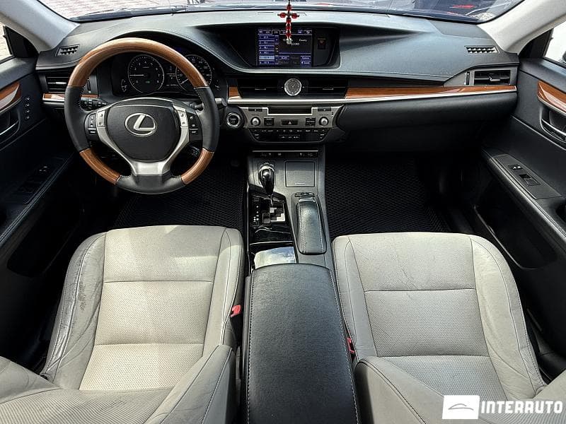 Lexus ES 300h 2012 — Миниатюра 10