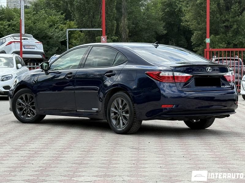 Lexus ES 300h 2012 — Миниатюра 3