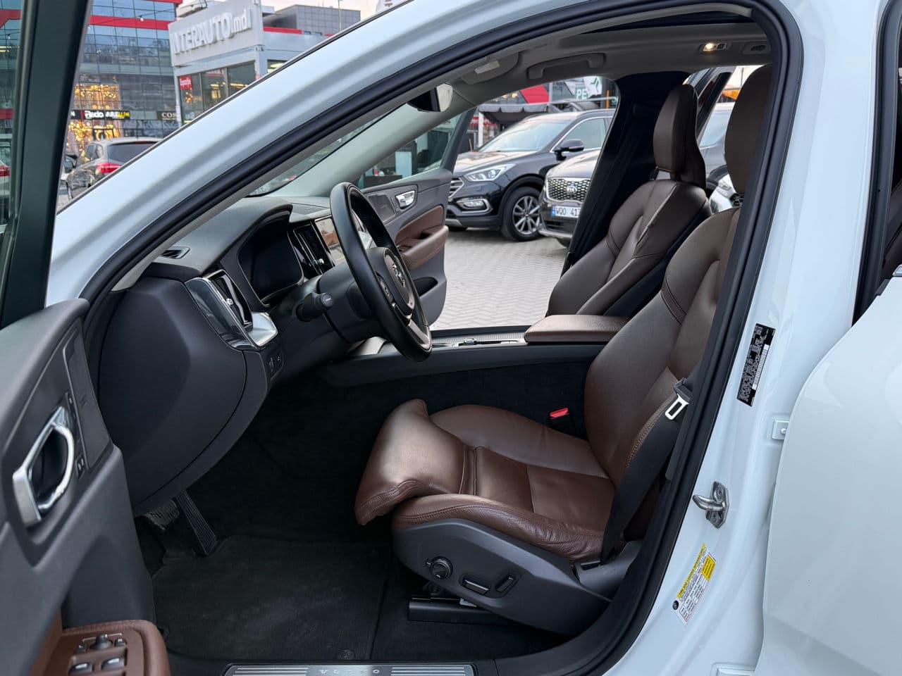 2019 Volvo XC 60 — Miniatură 5