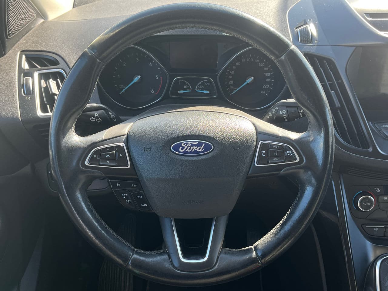 Ford Kuga 2017 — Миниатюра 9